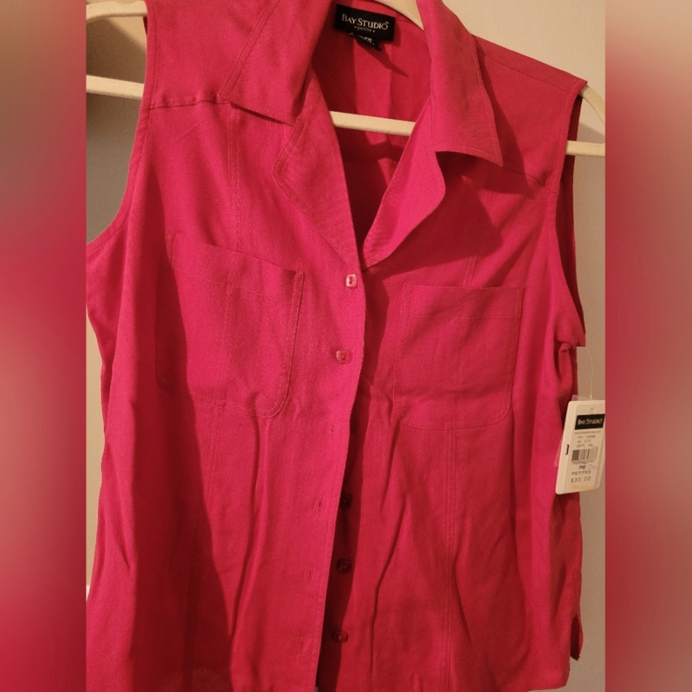 Women's sleeveless blouse